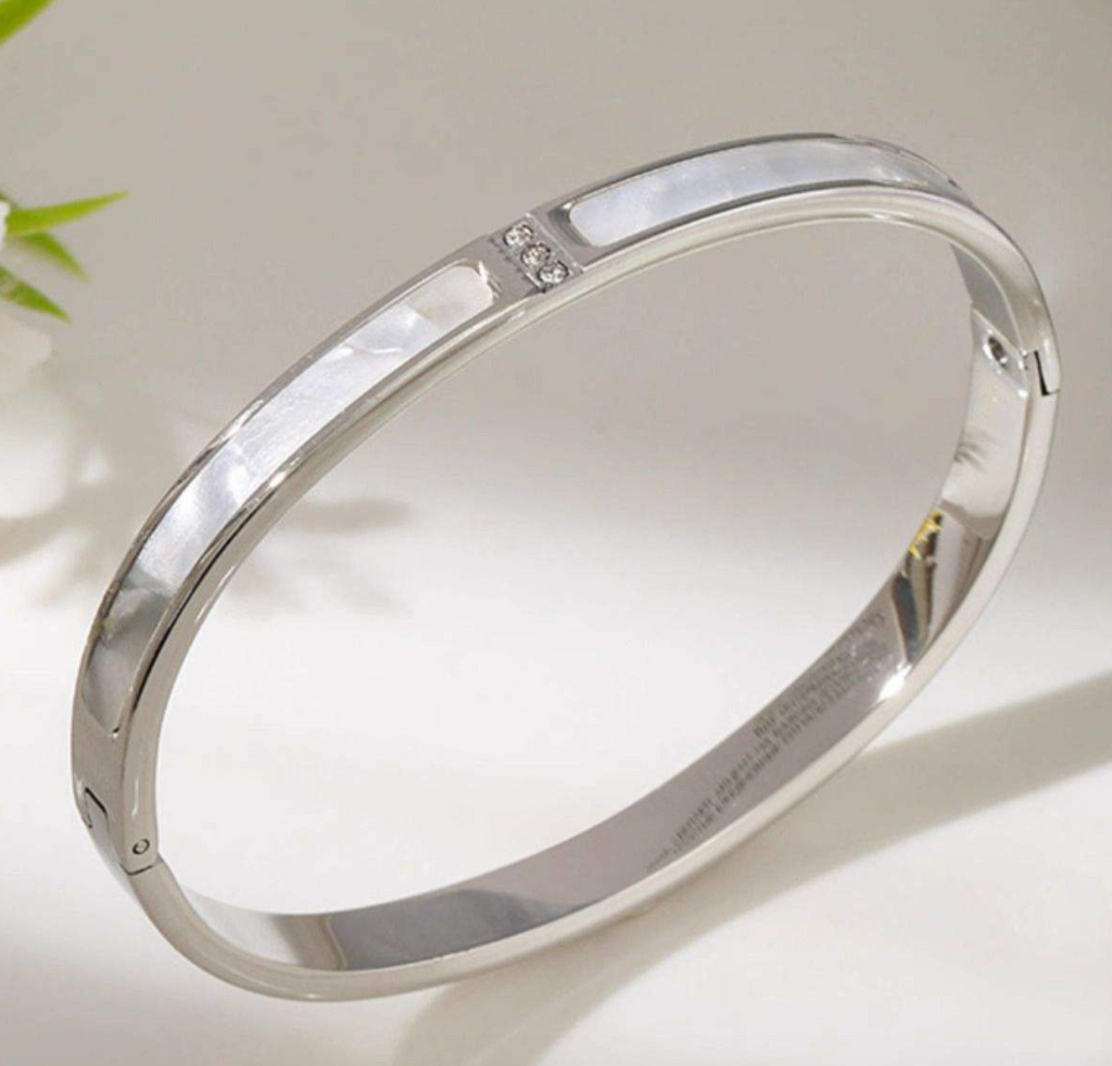 Womens Elegant Fine Bracelet